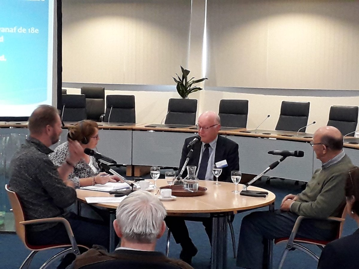 Hanneke123456's tweet photo. Gisteren van 10.00 tot 15.00 uur was de radio uitzending vanuit het gemeentehuis te Zierikzee in het kader van de maand van de geschiedenis met diverse gasten waaronder Jan Zwemer en filmmaker Tjeerd Muller
#radioSD #van_eef #gemeentesd #tjeerdmuller #gemeenterraadsd https://t.co/MmRuulyESW