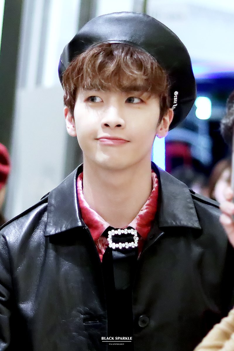 BlackSparkle_98's tweet photo. 🎇 181006 스페셜 팬싸
#업텐션 #UP10TION #샤오 #XIAO #이동열 #So_Beautiful / @UP10TION

☺♥ https://t.co/KmNaT6XJhj
