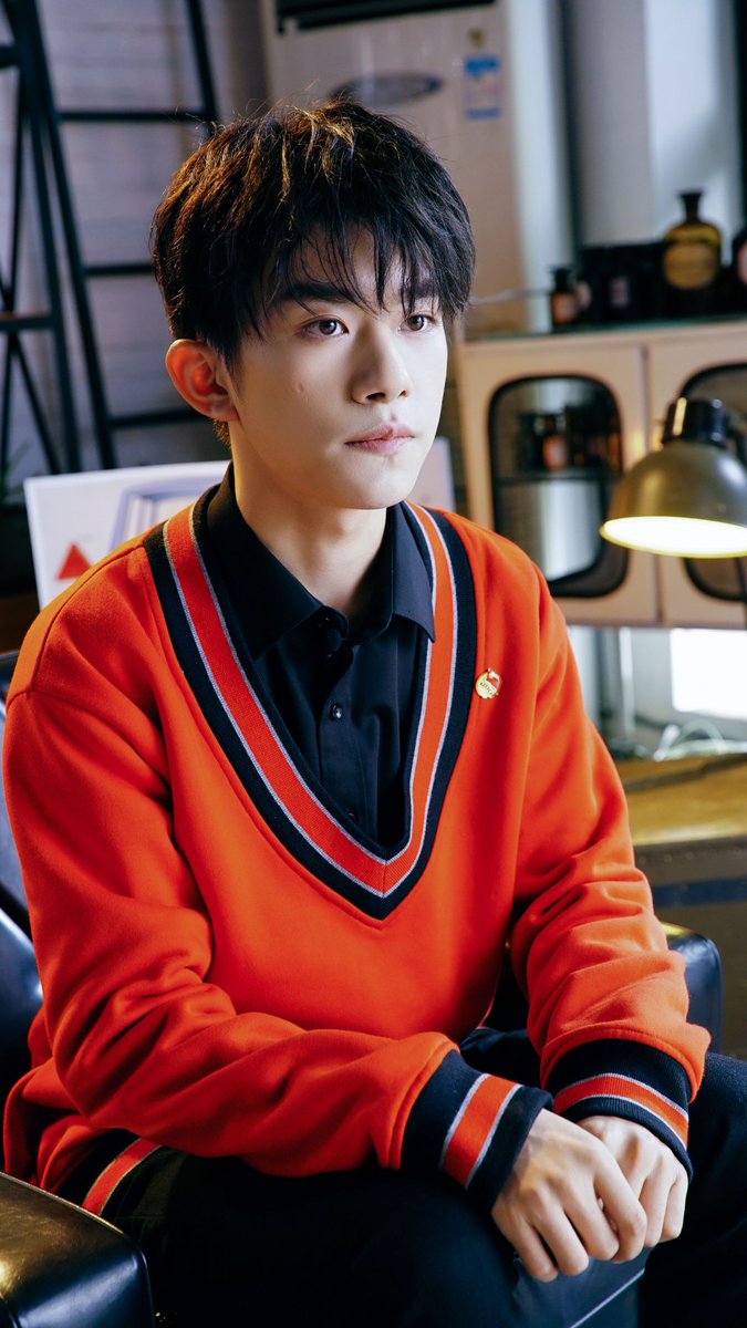 JacksonYee_YT's tweet photo. (2/2) From his actions, we can see how in depth he knows; from the accuracy of his actions, his understanding shows. Last day of relaxing holiday, the splendid bright future is awaiting.
Cr. 易烊千玺JacksonYee工作室 
#易烊千玺 #易烊千璽 #JacksonYee #이양천새 https://t.co/Vtm95VhtPN