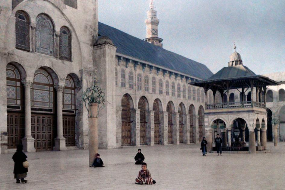 syria_throwback's tweet photo. The Umayyad Mosque in #Damascus, c. 1920s. 

PC: Jules Gervais https://t.co/MAHOA3poCc