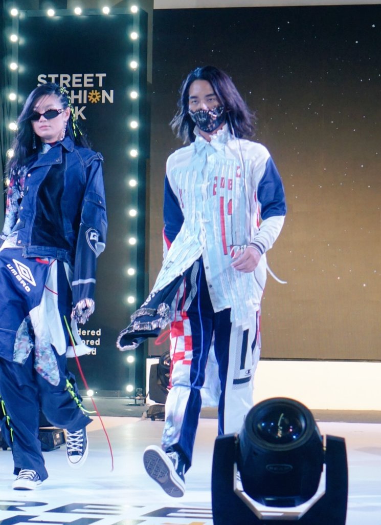 Foxy_Third's tweet photo. เติร์ท เดินแฟชั่นโชว์
งาน UNION MALL X HAMBUEGER - Street Fashion Week
#tanyoov #third #foxy_third
#fashionshow
#unionmall #UnionmallxHamburger
#StreetFashionWeek
#thefacementhailand https://t.co/Rp3pamD29X