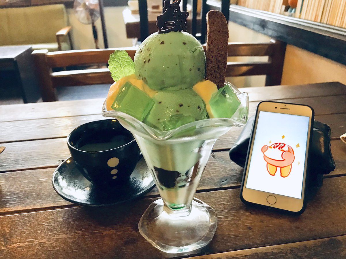 前からずっと食べてみたかったチョコミントパフェ、食べてきました。 
