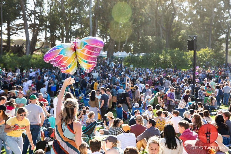 sfstation's tweet photo. Photos: Hardly Strictly Saturday in Golden Gate Park 🦋🌸🎻 #free #HSB2018 See more: https://t.co/hIPHgOtfl5 https://t.co/NSKmIpN881