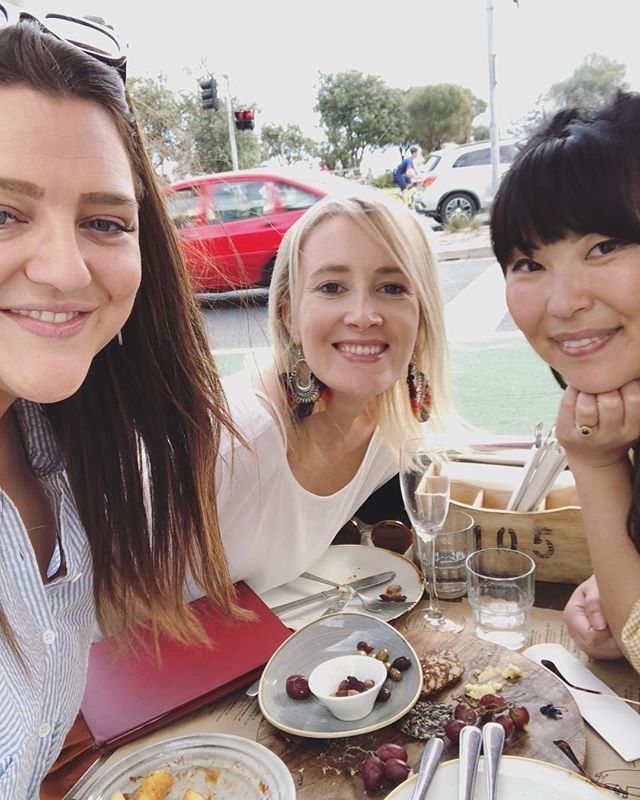 stylepaws's tweet photo. Grapes, grazing and gals. My fave Sunday. https://t.co/9wlfhWower https://t.co/LFS0m7Y7td