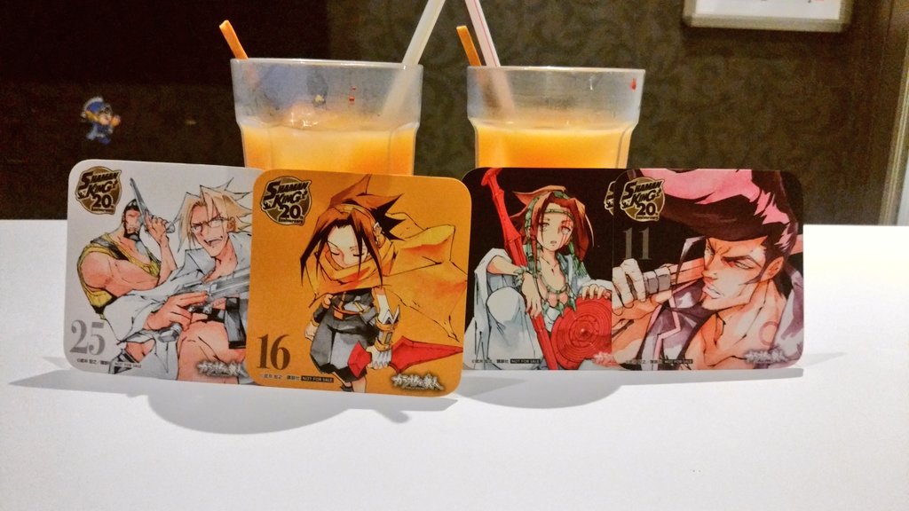 今日は唐揚ちゃんとシャーマンキングドリンクファイトしてきたー!結果はこちら!wそしてめっちゃ貴重な銀新描いて貰ったんだぞー!死んだ魚の目描くの苦手なのに本当ありがとう✨ちなみに私はホロホロとコロロ描きました~😊