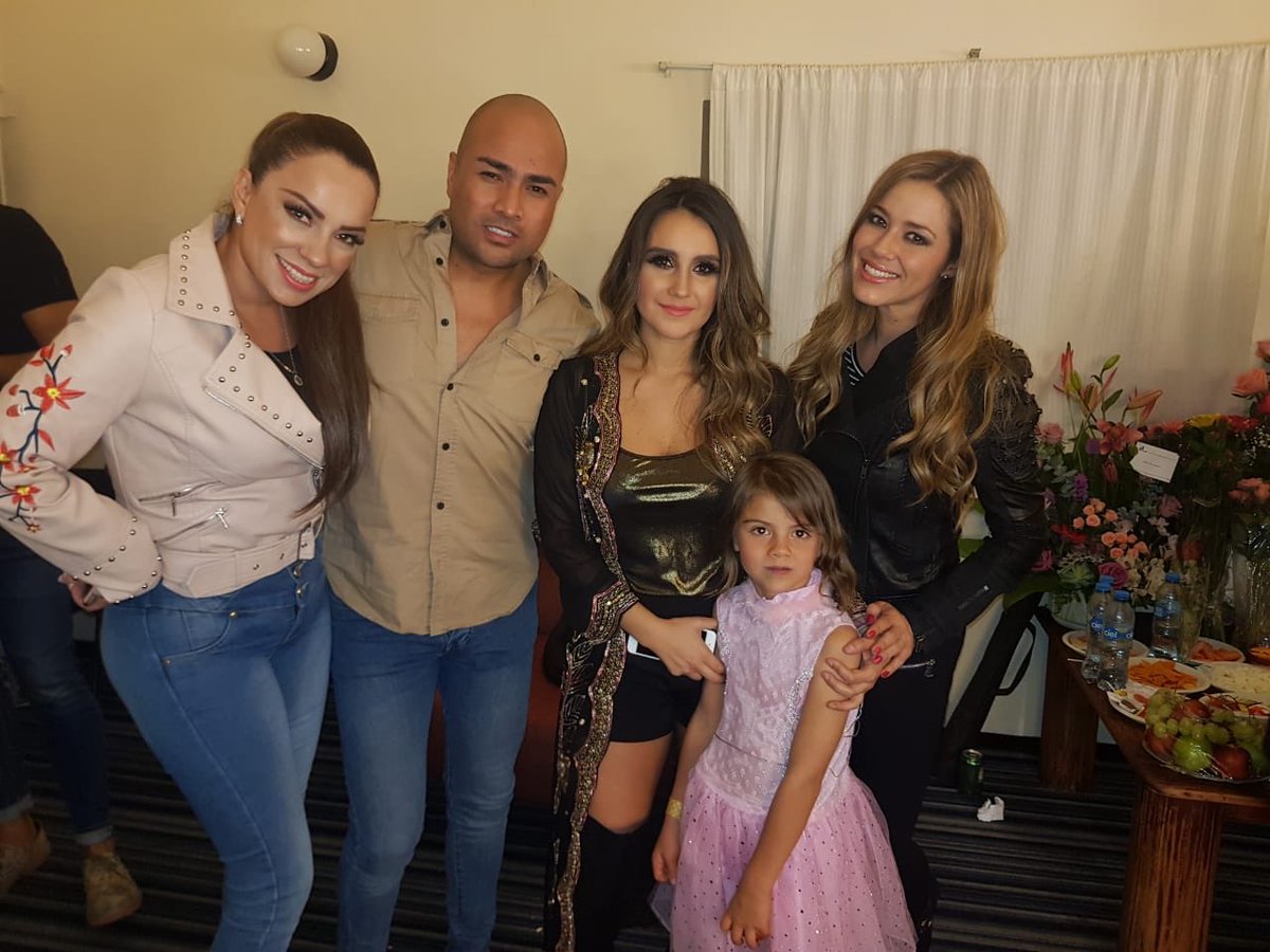 Yuliannap's tweet photo. Gran noche en #teatrometropolitan @TMetropolitanMx en el concierto de la bella @DulceMaria #origen con @oktaviotorres_ @jacky_nanny_ @diegobarrioss #dulcemaria #oktaviotorres #diegobarrios #yuliannapeniche https://t.co/rBETslEFHx