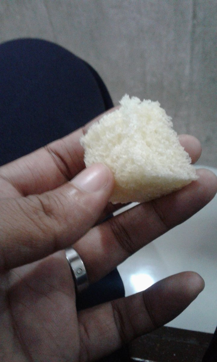 Look_Nia's tweet photo. Makanlah dan minumlah, ini tubuh dan darah_Ku 🍷🍞#perjamuan kudus#Bulan Keluarga 🎎 https://t.co/Tsjhkd8ofo