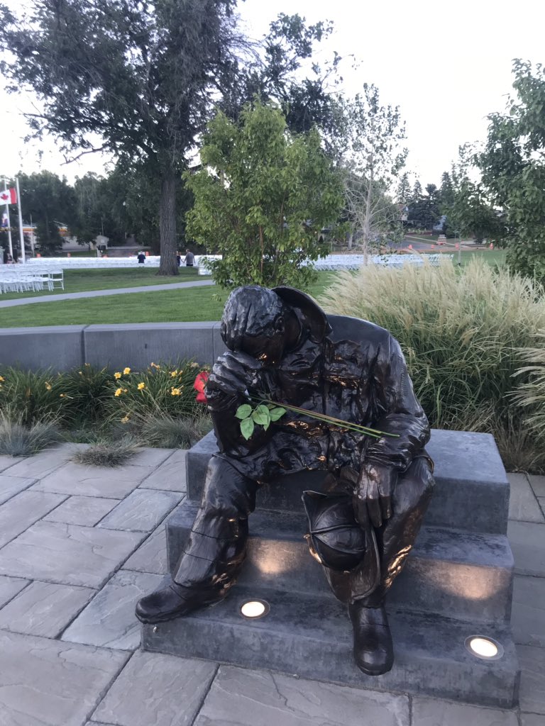 kkennedy24's tweet photo. Thankful I got to travel to Colorado a few weeks ago to see the beautiful Fallen Firefighter Memorial. We will never forget those who sacrificed their lives in the line of duty. #FallenFirefighterMemorialWeekend #IAFF https://t.co/qrqNh6imZO