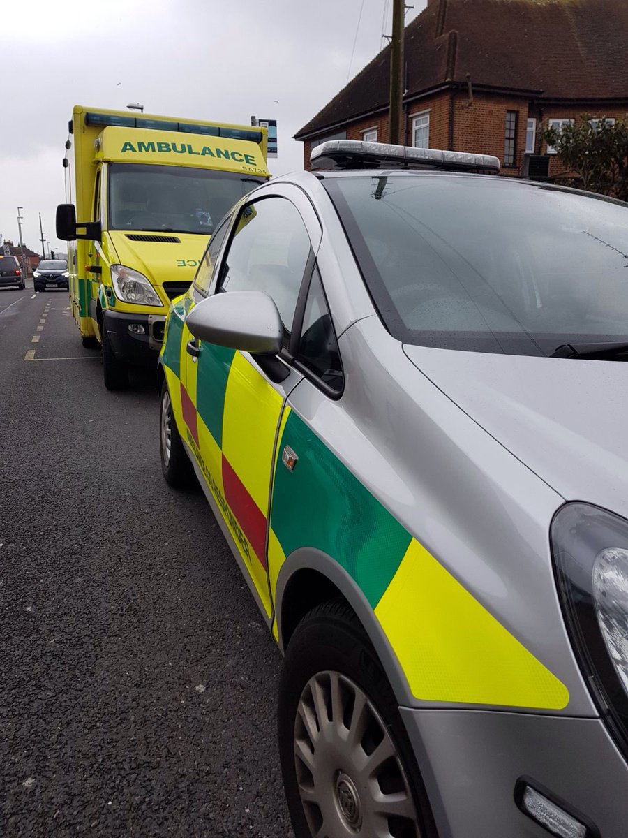 Portchester28's tweet photo. SC928 has been busy this morning assisting @SCAS999 at medical incidents in Portsmouth, Southsea ,Fareham & Warsash. #999PartnershipWorking https://t.co/Hk3IlHCHPU