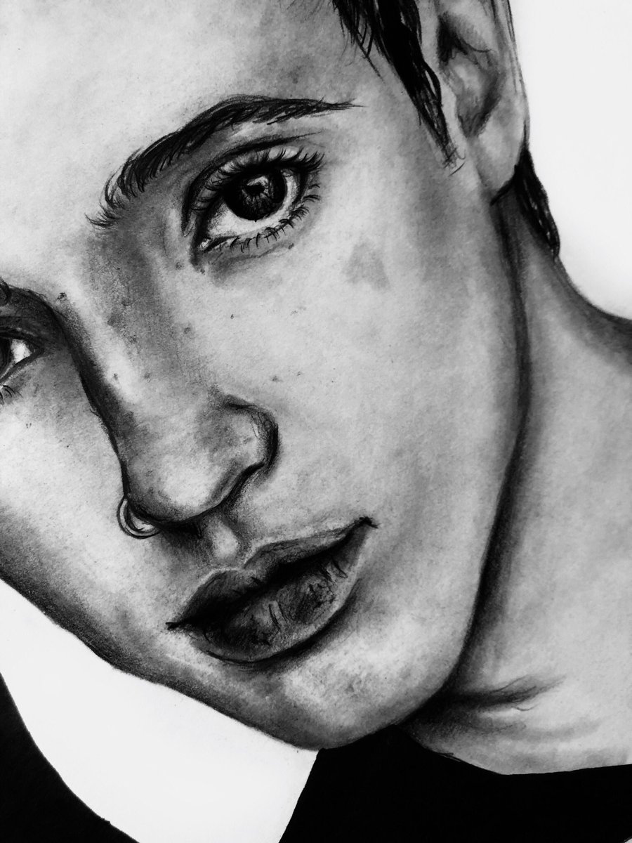 🖤🧡My new drawing of <a href="/troyesivan/">👼🏼</a> 🧡🖤

<a href="/mamamellet/">Nana Laurelle Mellet</a> <a href="/Shaunsivan/">Shaun Mellet</a> 
#troyesivan #drawings #portraits