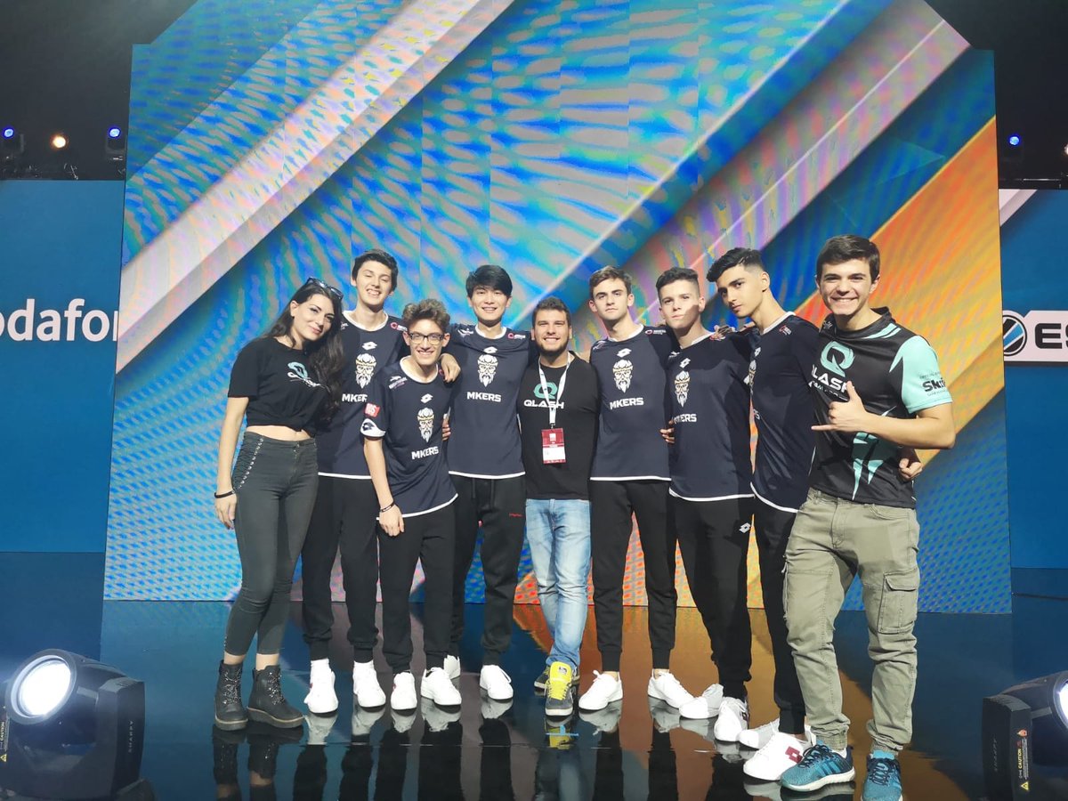 Chiqui_Ez's tweet photo. Great experience with @MkersCr guys at the Games Week of Milan! 
@Annie_Ackerman7 @Pasti_Cr @MostemaCr @_InvokerCr @Lonny_cr @Matteo058rai @FiloRambo4 @Bazyisbazaar https://t.co/EC3kkGnI6h
