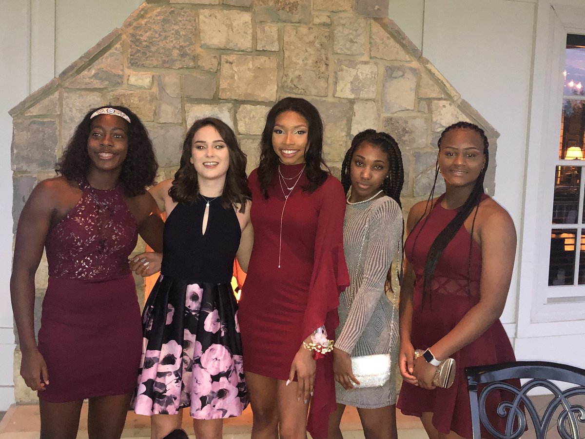 KennedyClifton5's tweet photo. Homecoming 2018! @BishopIretonWBB #BishopIreton #hslife https://t.co/xeF8PYxmS0