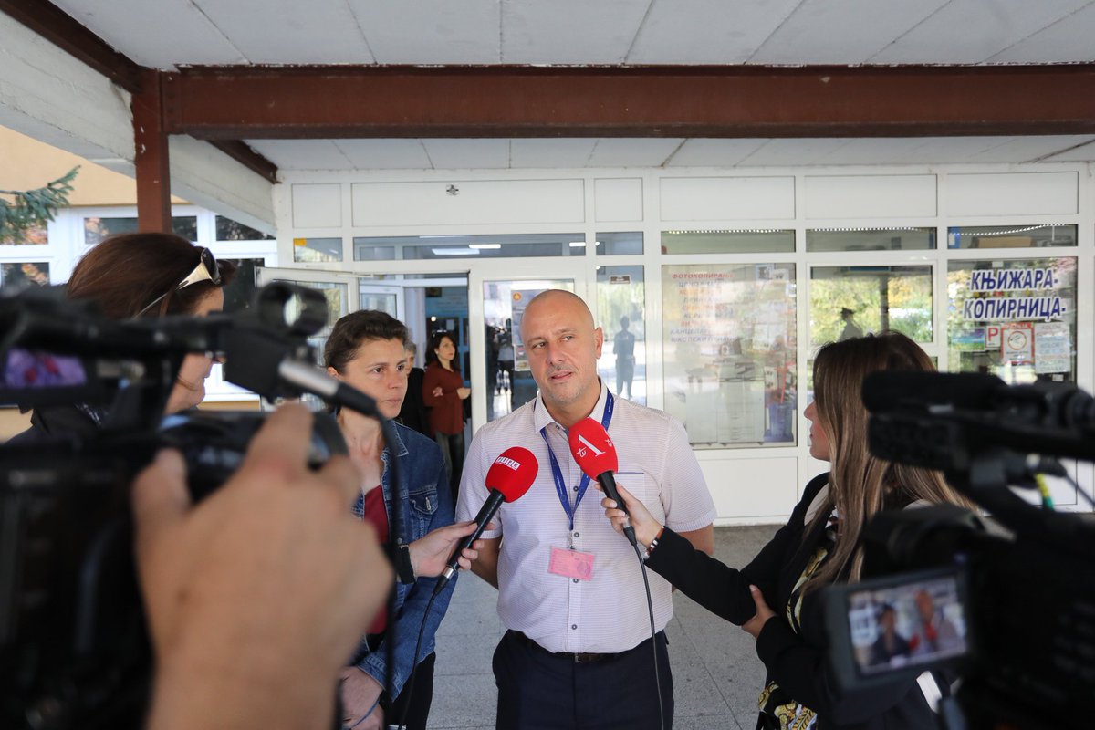 eubih's tweet photo. Deputy Head @KhaldounSinno visiting polling stations in #Kiseljak and #IstocnoSarajevo today. #EveryVoteCounts #SvakiGlasJeBitan 🇧🇦🗳️🗳️🗳️
#Izbori2018 #BiHelections https://t.co/1WNlr8vEi5