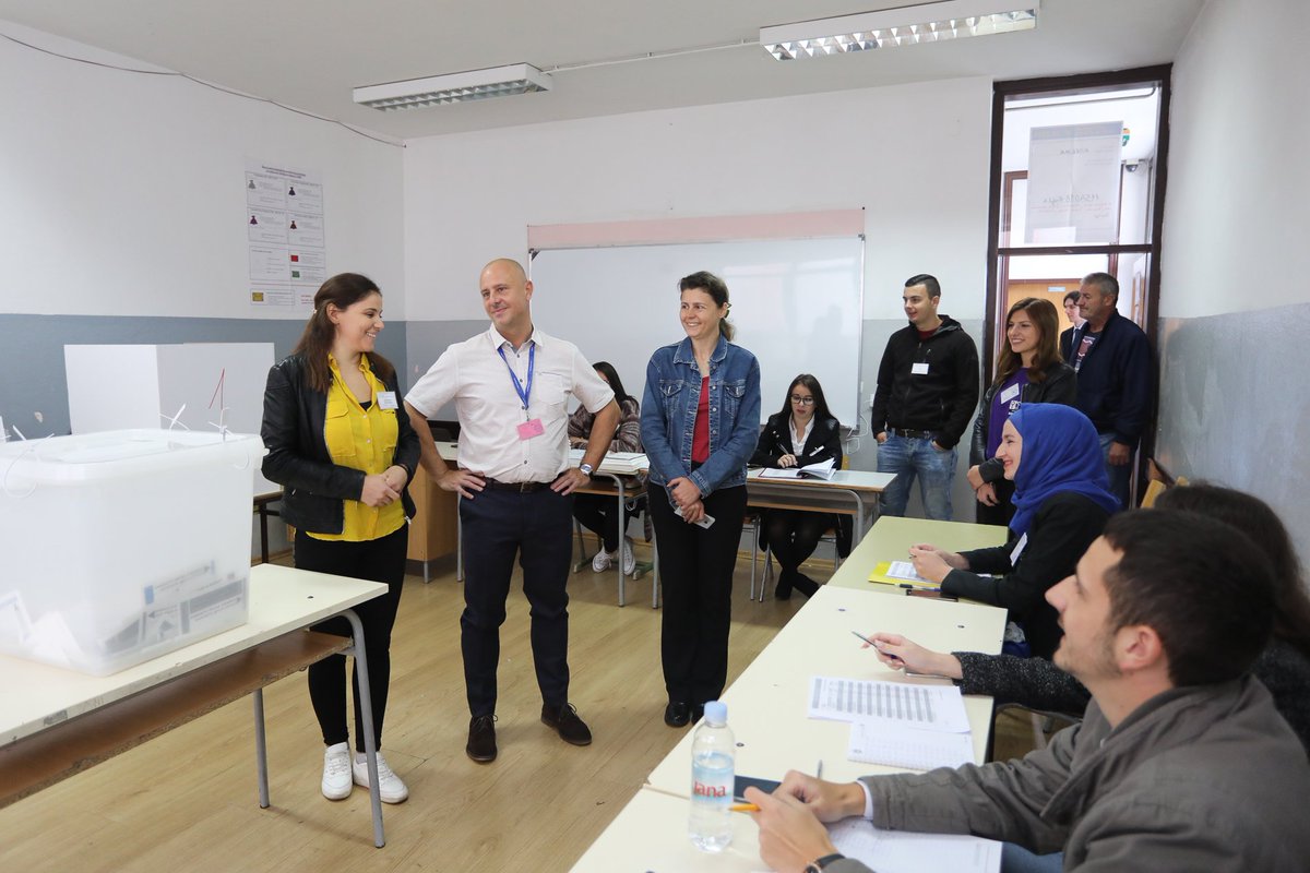 eubih's tweet photo. Deputy Head @KhaldounSinno visiting polling stations in #Kiseljak and #IstocnoSarajevo today. #EveryVoteCounts #SvakiGlasJeBitan 🇧🇦🗳️🗳️🗳️
#Izbori2018 #BiHelections https://t.co/1WNlr8vEi5