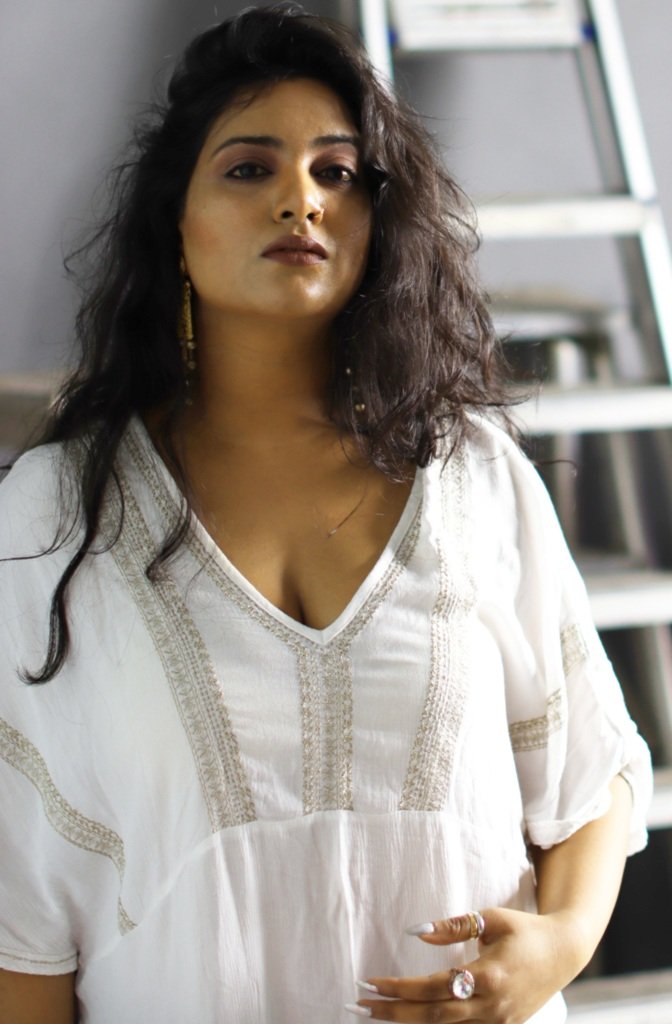 Kavita Bhabi Indian Hot Actress Kavitha Radheshyam Latest iiQ8