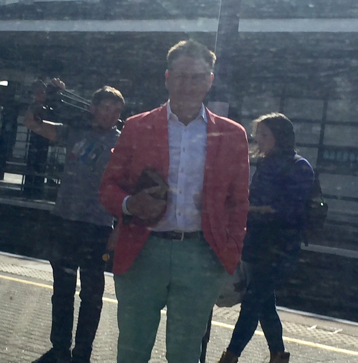 Guess who is filming at Ashford International at 1.00 pm on a Sunday?  At least there’s someone who really does care about our railways!  ⁦⁦<a href="/portilloandhen/">Michael Portillo</a>⁩