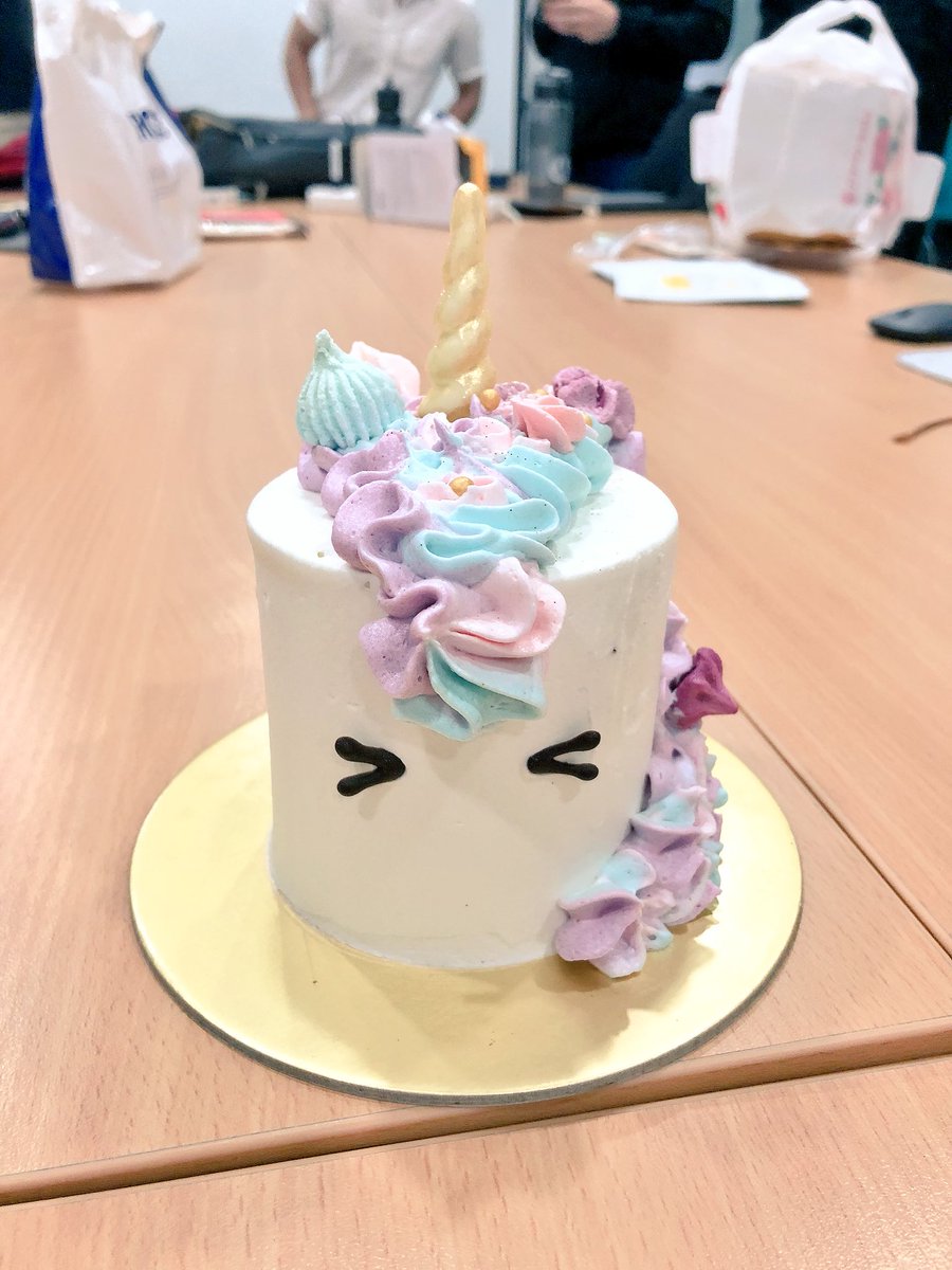 khorkexin's tweet photo. Cake to celebrate the end of #swsg2018 🎉🦄 Wait.. it’s not exactly the end yet 😅 https://t.co/WUqMvFOJTk