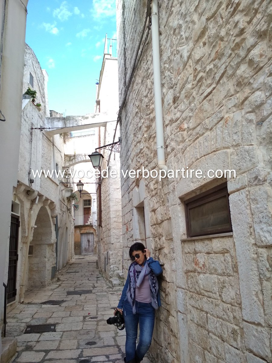 VoceDelVerboPar's tweet photo. Oggi la Valle d'Itria risplende!Sole che si infrange sul bianco,una campagna ricca,borghi che avvolgono di meraviglia...
https://t.co/dojdHvscUo
#WeAreinPuglia #valleditria #cisternino #locorotondo #bdm2018
@viaggiarepuglia @WeAreInPuglia @PugliaIsHere @PugliaDiscover https://t.co/3TZ5lEkrk7