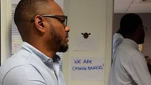 Senstartup Act _ Les travaux se poursuivent! evalovesit.wordpress.com/2018/10/07/sen…