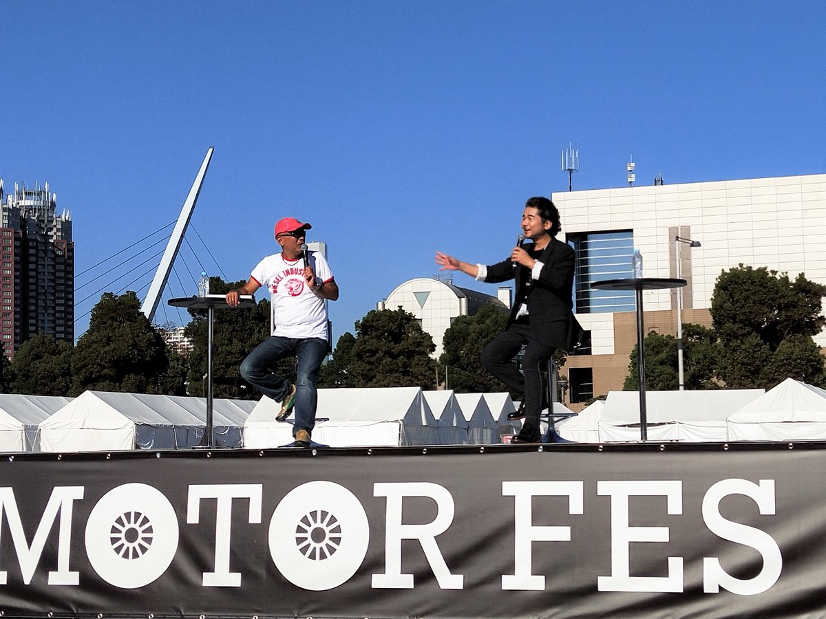 motorfes's tweet photo. 【平成KINGS　feat. 2日目終了！】
平成で頂点を極めたアーティスト、2日目のゲストはDREAMS COME TRUEの中村正人さんでした。
あの名曲の「ブレーキランプ5回」が生み出されたエピソードなど、クルマ・バイクの好きな中村さんの話に会場も笑いに包まれました。
https://t.co/DC2uv0RkAk https://t.co/Xel8nmYX0t