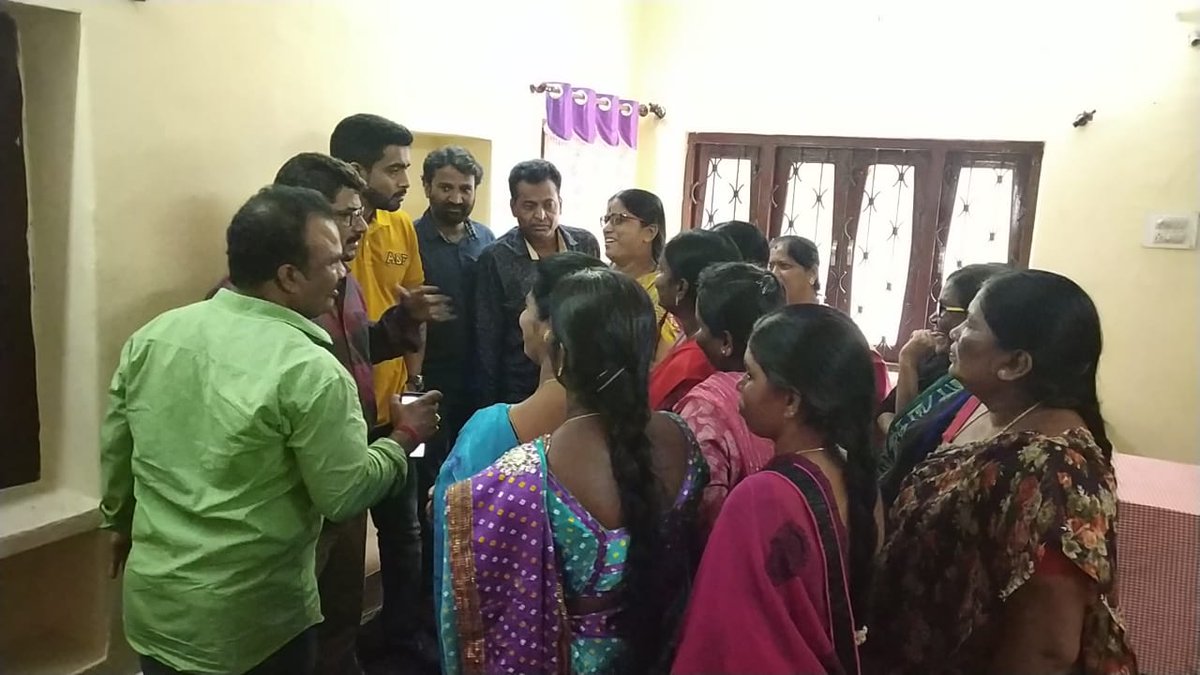 ibbu72747498's tweet photo. #Real_Secularism

Group meeting with Mahila Wings of #NMDC P.S Nagar Mahila Wings also Felicitated AIMIM Nampally MLA Candidate Janab @ImJaffarHussain Meraj Sahab, AIMIM Nampally Constituency Election Incharge Janab Mohd Majid Hussain Sahab At PS Nagar 
@asadowaisi 
@Tauseefpro https://t.co/7kwHZ45xWZ
