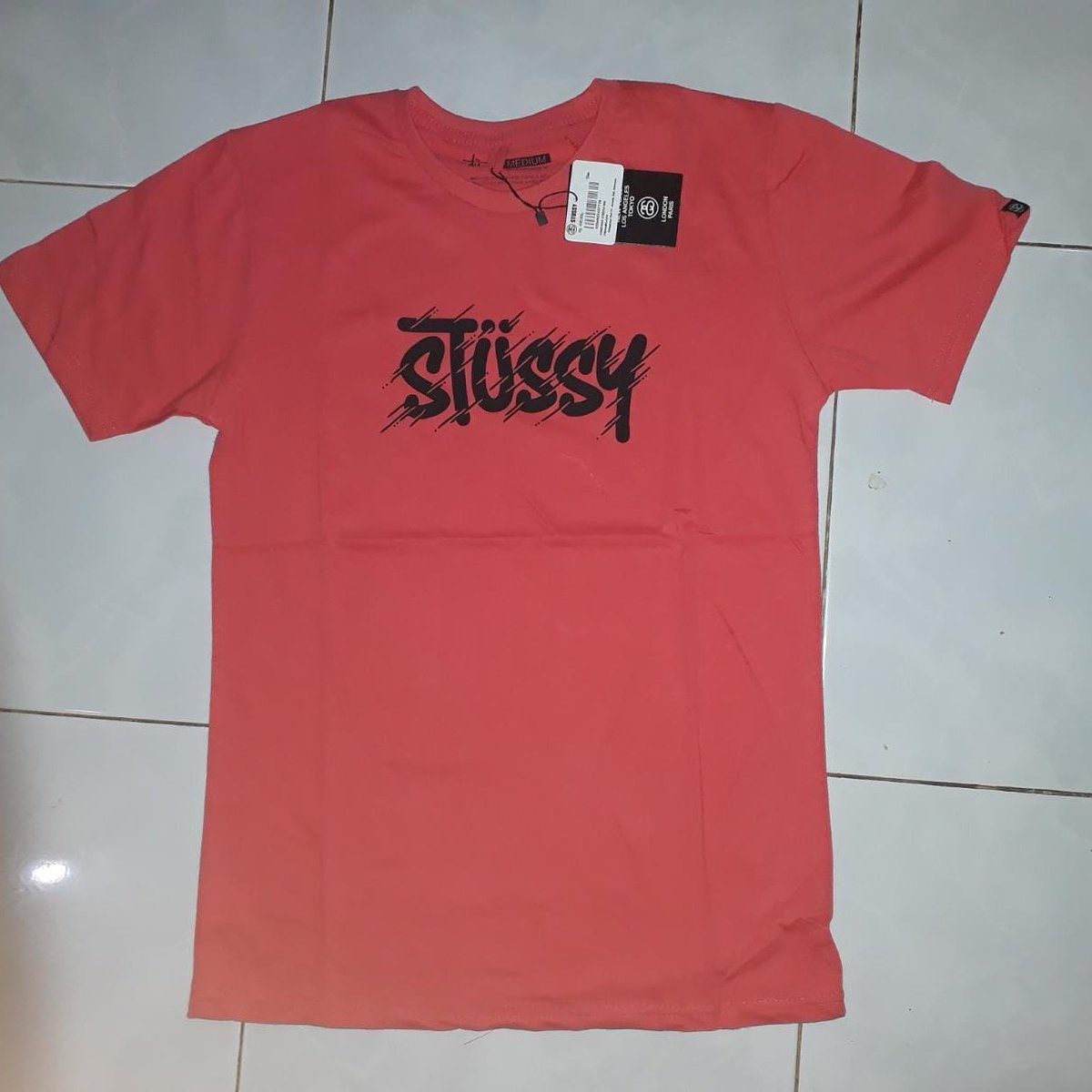Allstore_aom's tweet photo. Semua yang pernah mencoba biasanya menyesal hanya membeli satu. Karena kaosnya tetap nyaman walau dipakai seharian, menyerap keringat, tidak mudah melar,  Size M
IDR 65k

#ripcurl #kaoslembut #kaosnyamandipakai #dingin #nyerapkeringat #bandaaceh #aceh #gabakalansobeksaku https://t.co/CuhI6HDcOi