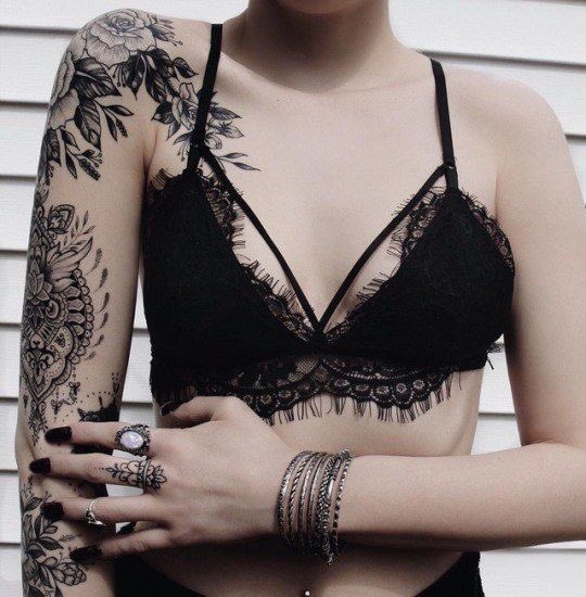 pretty_me_up_'s tweet photo. Beauty is in the eye of the beholder
#prettymeup #tattoo #tattooart https://t.co/s3Gd8YsR1A