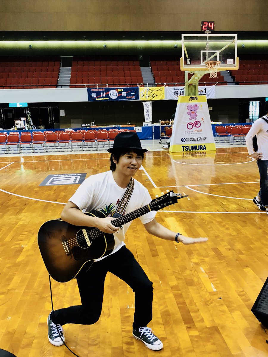 ট ইট র 石川 恭平 香川県にて バスケットボール Bリーグの試合前イベントで三浦祐太朗さんと演奏でした バスケの試合も観戦させて頂きました 楽しかったー