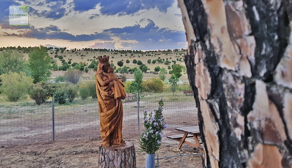 VdeValdebebas's tweet photo. Así lucía la talla de la Virgen del Abrazo hace tan solo unos días, antes de que comenzaran los trabajos para protegerla de las inclemencias meteorológicas. #Valdebebas #ParqueForestalValdebebas #ParqueFelipeVI #Talla #VirgendelAbrazo https://t.co/CY74H4VdLI