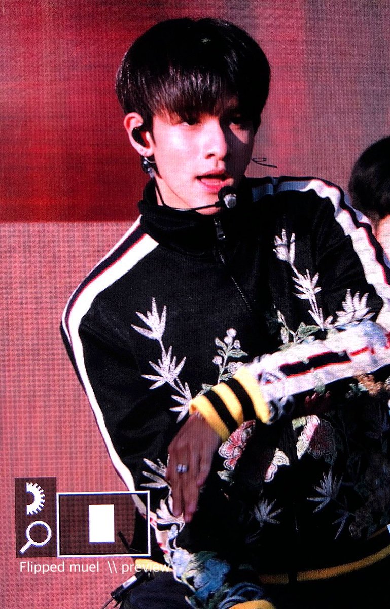 Flippedmuel's tweet photo. 181007 Asia Dream Concert 2018

#사무엘 #Samuel
@bravepunch0117 https://t.co/mqzM2AaeXU