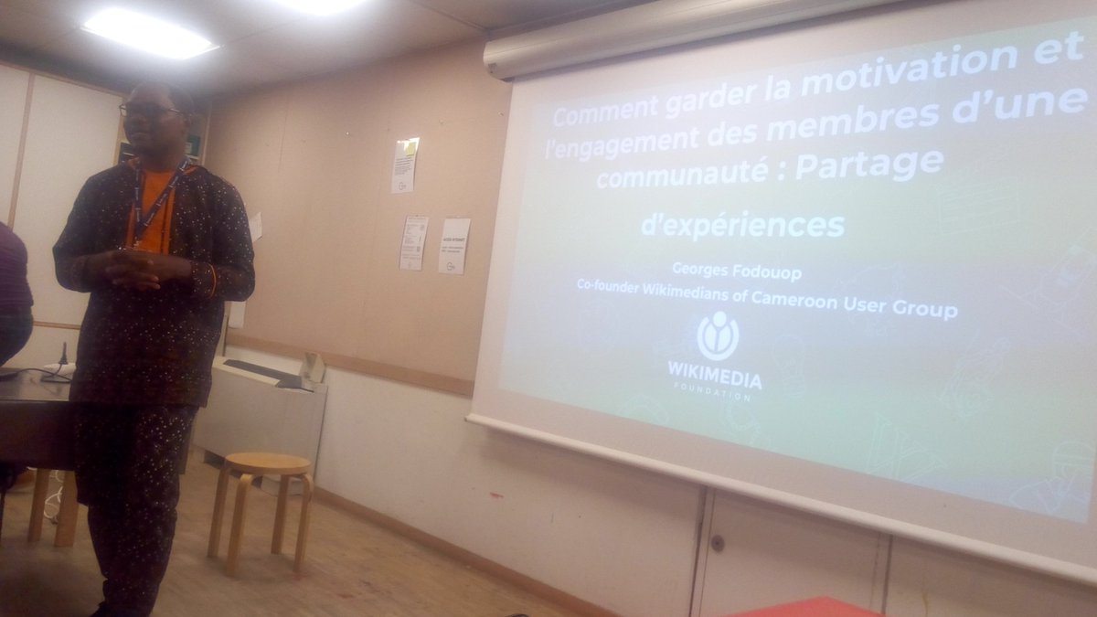 siganelie's tweet photo. #WikiconvFr2018 Comment garder la motivation et l'engagement des membres d'une communauté : partage d'expérience avec @geugeor du #Cmr https://t.co/Fhr44p387K