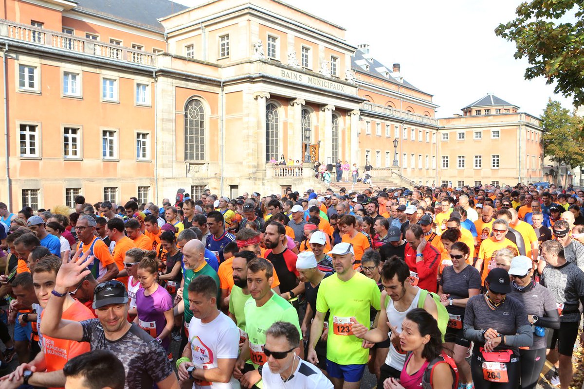 mulhouse's tweet photo. Départ du Grand #Mulhouse Trail Urbain ce matin ! 12,6 km dans les rues, escaliers et sentiers de Mulhouse... Bon courage à tous les coureurs ! #GMTU #trail https://t.co/wPKXGfarPM
