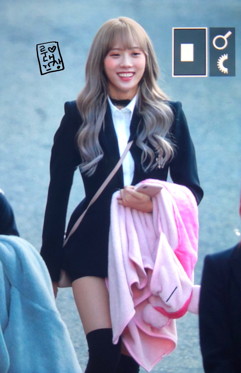 lu_cafe_'s tweet photo. [[Preview]] 181007 #우주소녀 #WJSN #인기가요 #퇴근길 #루다 #이루다 #luda @WJSN_Cosmic https://t.co/53Isk4uBYT