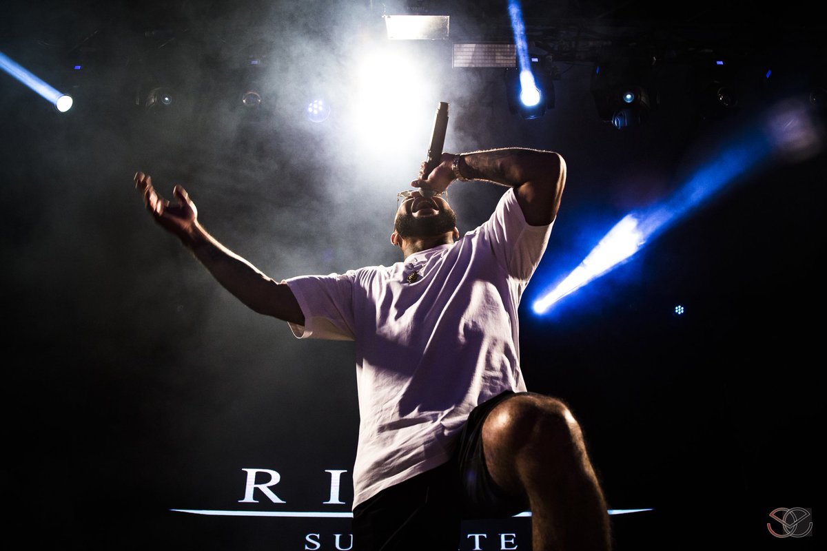 theataraxia's tweet image. Doni concert #doni #blackstar #rixossungate