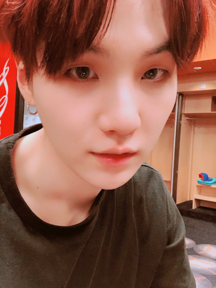 donutaekook's tweet photo. IM SPEECHLESS. I CANT SURVIVE WITH THIS. https://t.co/SwCefkNrxz