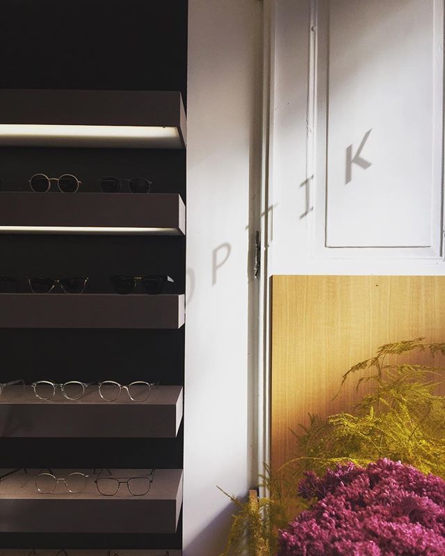 markmusdesign's tweet photo. Herr Menig Optik is one of our latest projects. Previously designed by Iocal architect Ines Klaue, we worked on a store facelift in order to improve details such as lighting, product display and customer service. .
.
.
.
.
#herrmenigoptik #nürnberg #opti… https://t.co/4rSoZmM9iw https://t.co/dpJEiMQISM
