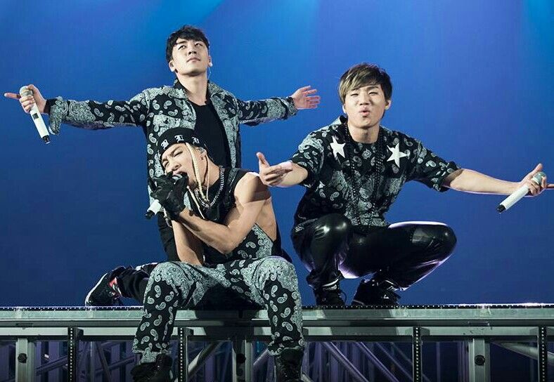 YongieMystic's tweet photo. BIGBANG VOCAL LINE 😭❤😭 https://t.co/UQYg4hSt2R