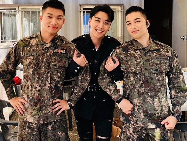 YongieMystic's tweet photo. BIGBANG VOCAL LINE 😭❤😭 https://t.co/UQYg4hSt2R