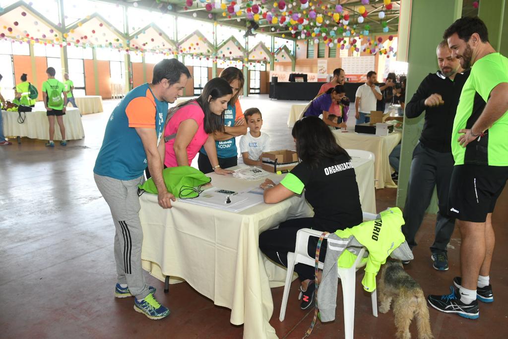 Covap's tweet photo. Los voluntarios y organizadores de nuestra #IIICarreraSolidariaMuéveteconCOVAP ya os están esperando en el punto de encuentro. ¡Empezamos a las 11.30! #RSCCOVAP #CarreraSolidaria #COVAP https://t.co/uYdi1aI9DO