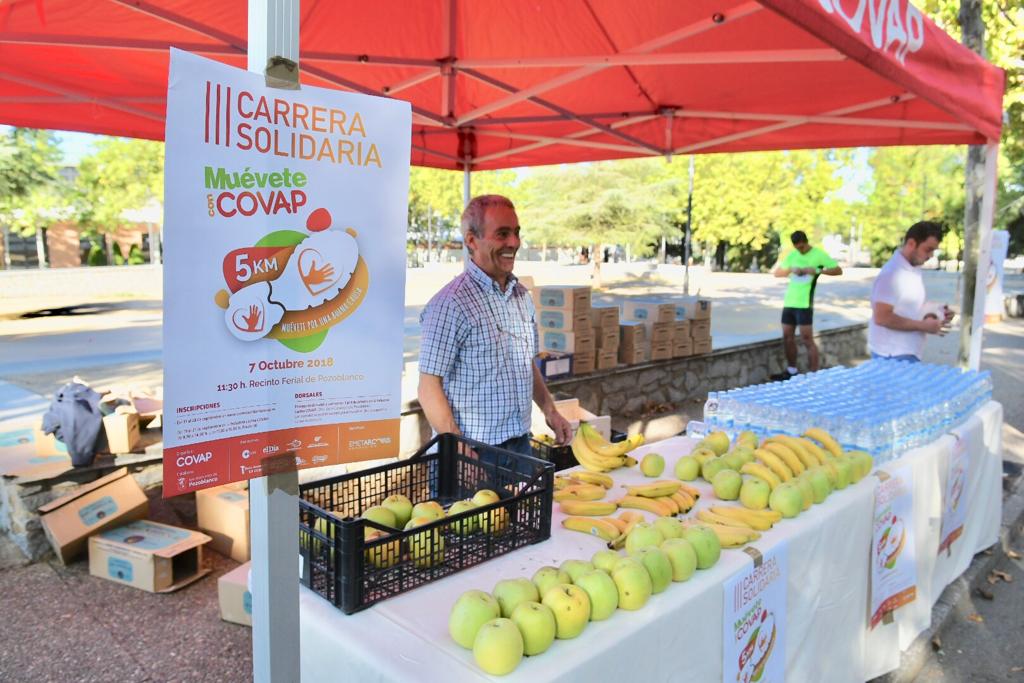 Covap's tweet photo. Los voluntarios y organizadores de nuestra #IIICarreraSolidariaMuéveteconCOVAP ya os están esperando en el punto de encuentro. ¡Empezamos a las 11.30! #RSCCOVAP #CarreraSolidaria #COVAP https://t.co/uYdi1aI9DO