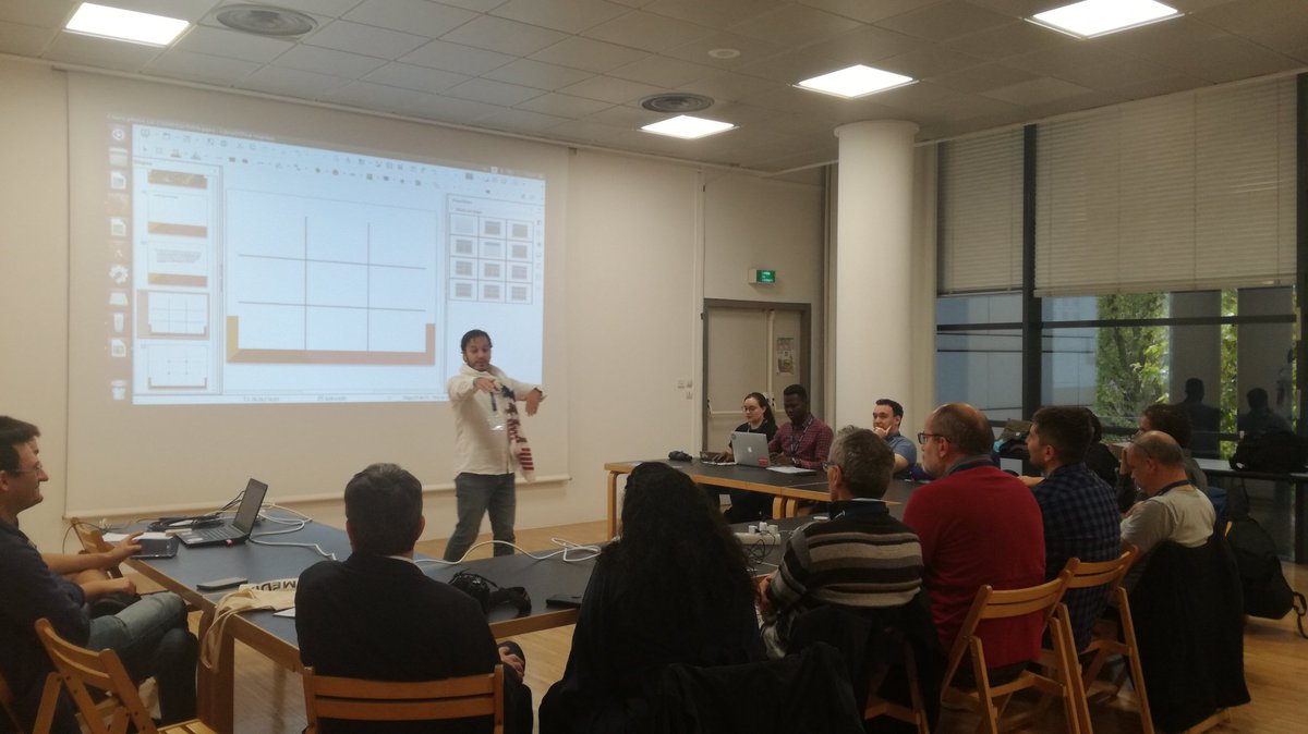 TakoutiZeineb's tweet photo. Atelier «smartphone photography» #WikiConvFR #WikiconvFr2018 #photographie #photography https://t.co/IDZrQyY6Ag