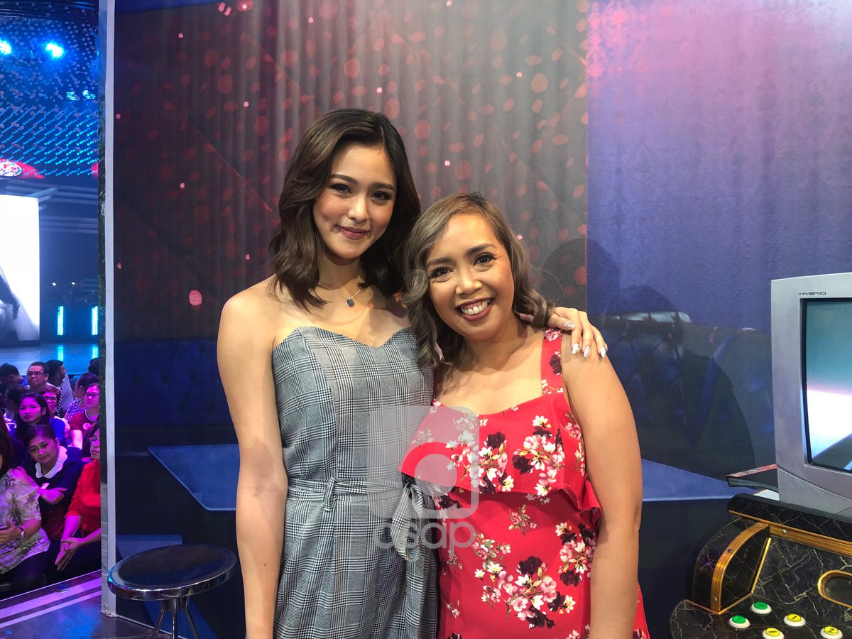 ASAPOfficial's tweet photo. Kim &amp; Kakai for a hugot videoke jamming kanina sa ASAP TLC 💕 #HimigHandog2018onASAP https://t.co/IdAAKNgFCr