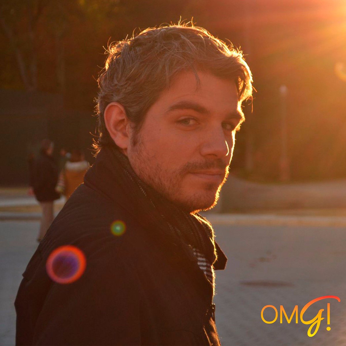 🔥 Hemos dejado para el final a <a href="/charlythird/">carlos llano</a>, es criminólogo, flautista, compositor y un apasionado de la #SemanaSanta,
Nuestro DIRECTOR MUSICAL se atreve con todo, lleva 4 años detrás de los arreglos en @LeCLE360 y en estudios de sonido. Y su voz hay que escucharla para creerla!