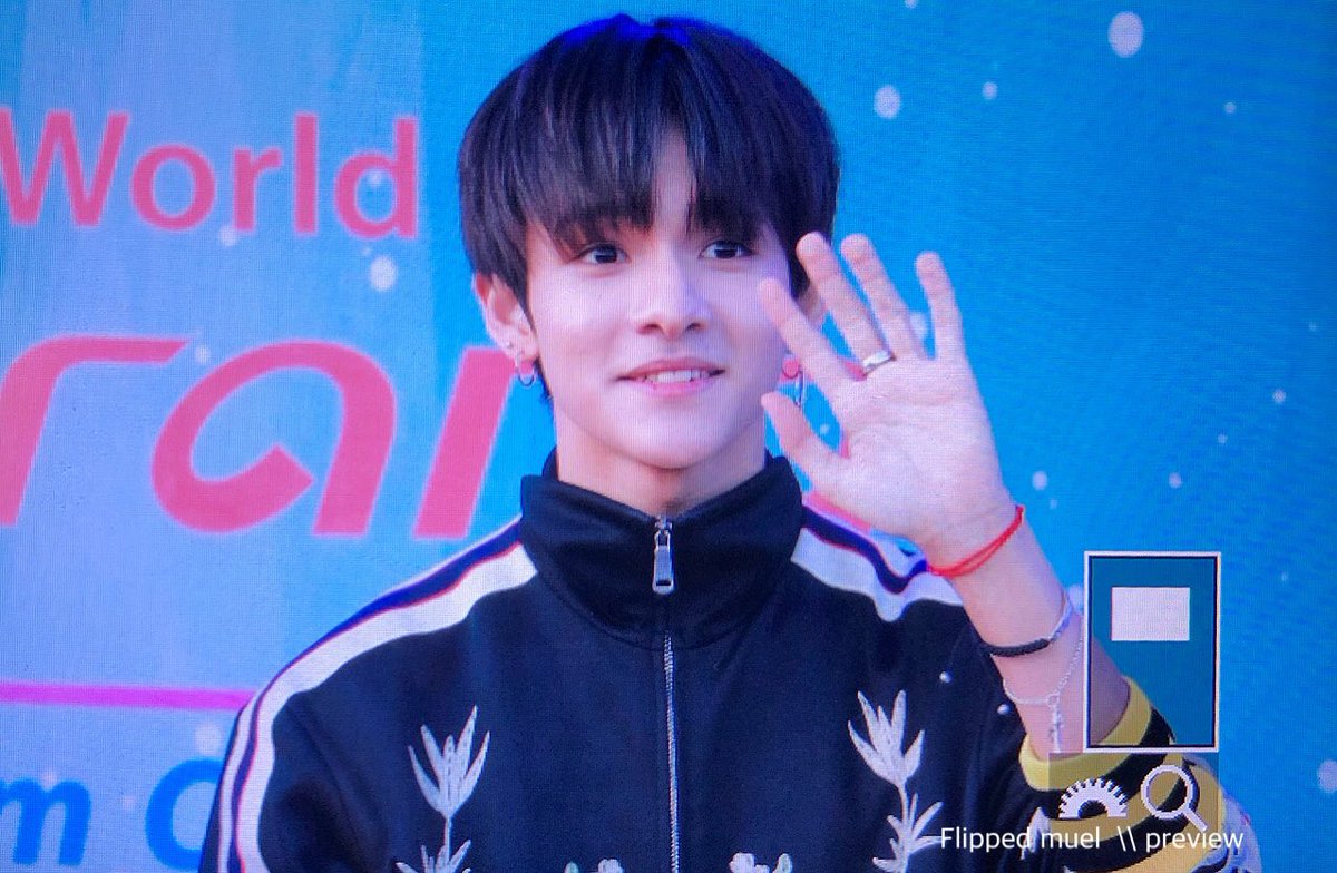 Flippedmuel's tweet photo. 181007 Asia Dream Concert 2018

#사무엘 #Samuel
@bravepunch0117 https://t.co/pNWlzy26Bo
