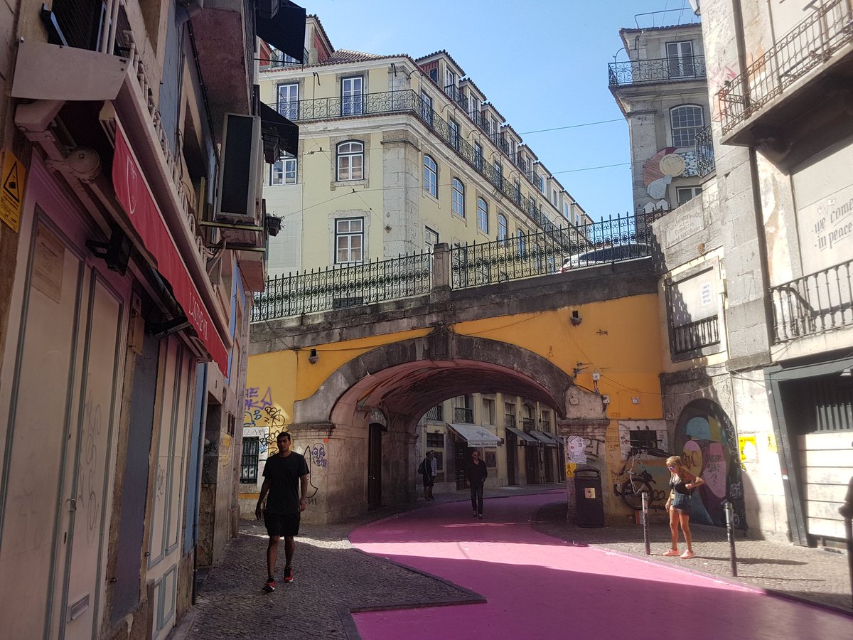 Pink street lively spot at night #lisbon #onourholidays #pinkstreet