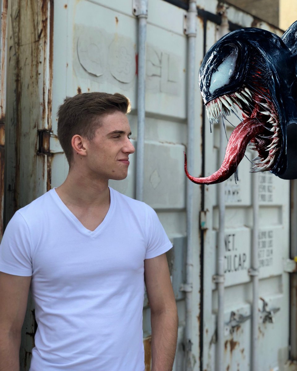 JanikFischer's tweet photo. VENOM der neue Marvel Film ist da! Ab dem 4. Oktober 2018 kam die grosse Marvel-Verfilmung des Jahres raus. 
Welches ist dein beliebtester Marvel Film?
Weare#VENOM https://t.co/rdYl52YKZs
