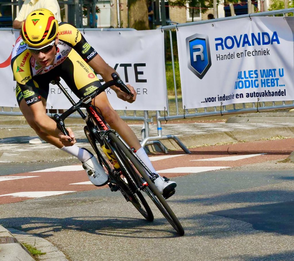 Einde seizoen 2018: facebook.com/93318110338102…