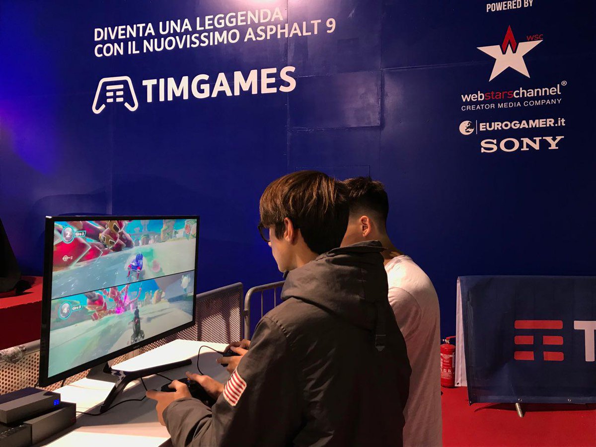 TIM_Official's tweet photo. Una domenica speciale alla #MGW18!
Sul nostro palco avremo i Mates e la guest star di oggi: @FavijTV!
Venite al padiglione 12 stand D01 a giocare ad @Asphalt 9: Legends con #TIMGAMES!
#TIM4MATES https://t.co/FLCrBNUm9s