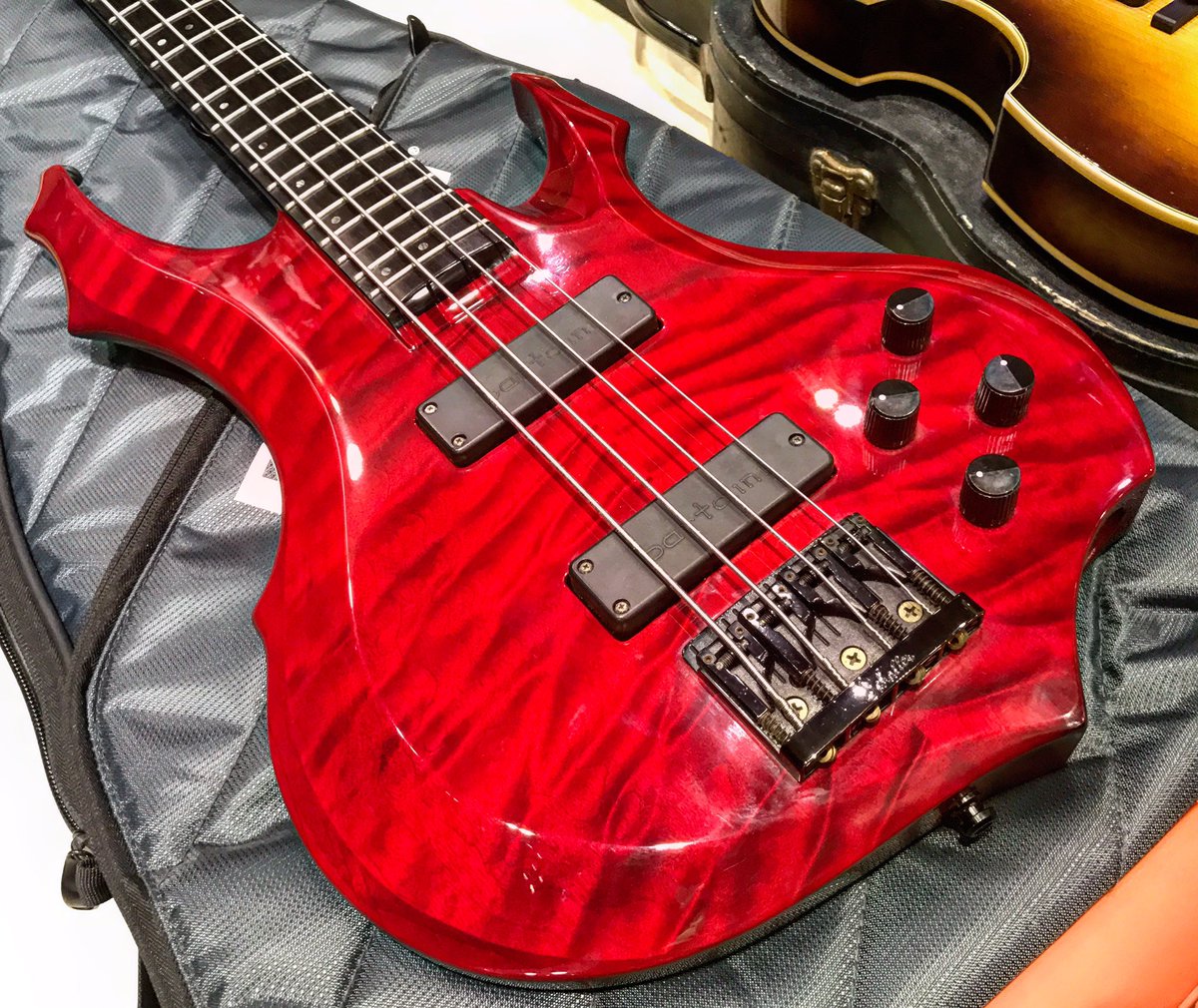 espmikan's tweet photo. My ESP TFR-1 just awesome 👏🏻 
@ESPGuitarsJP #esp #espbass #espguitars #jrock #metal #rock #LArcenCiel #laruku #tetsuya #espforest https://t.co/tAlKoSLEK6