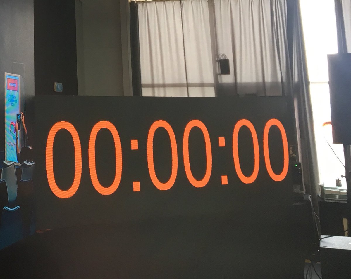 GMarcoZanetti's tweet photo. Novathon #withVUB the time is up! #psd2 #openbanking #innovation @mafolcia @ValentinaGril18 @CarloBandera @VincenzoCasil11 @Sara_marcozzi https://t.co/XGqDlPlo6q